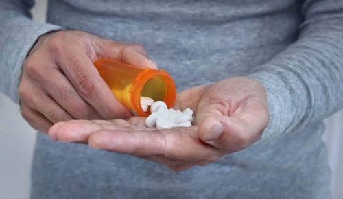 The Truth About Pill Popping Prescription Drug Abuse